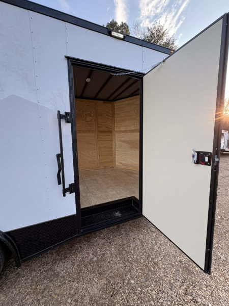 New 2026 Diamond Cargo 8.5X18TA WINDOW WHT/BLK-BLKOUT Car / Racing Trailer