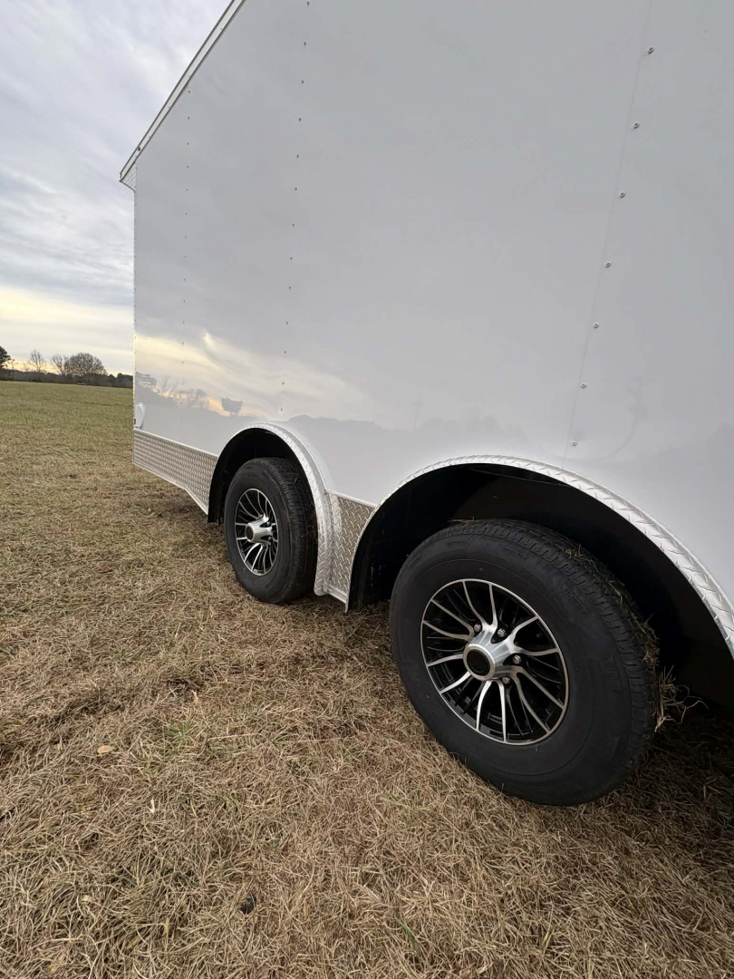 New 2026 Diamond Cargo 8.5X24TAWHT.GULLWING DOOR Car / Racing Trailer