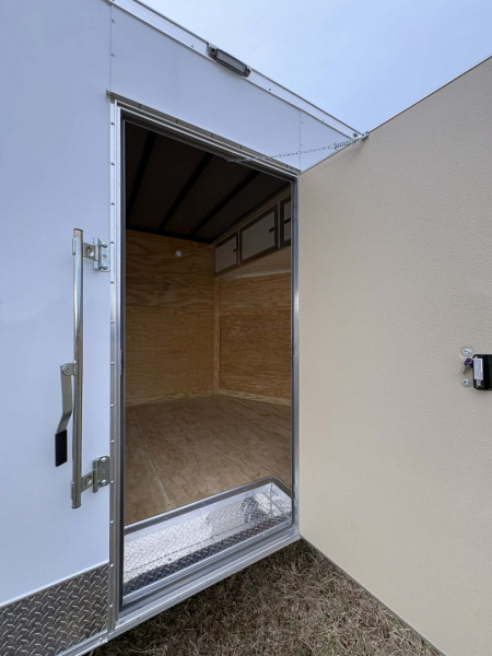 New 2026 Diamond Cargo 8.5X24TAWHT.GULLWING DOOR Car / Racing Trailer