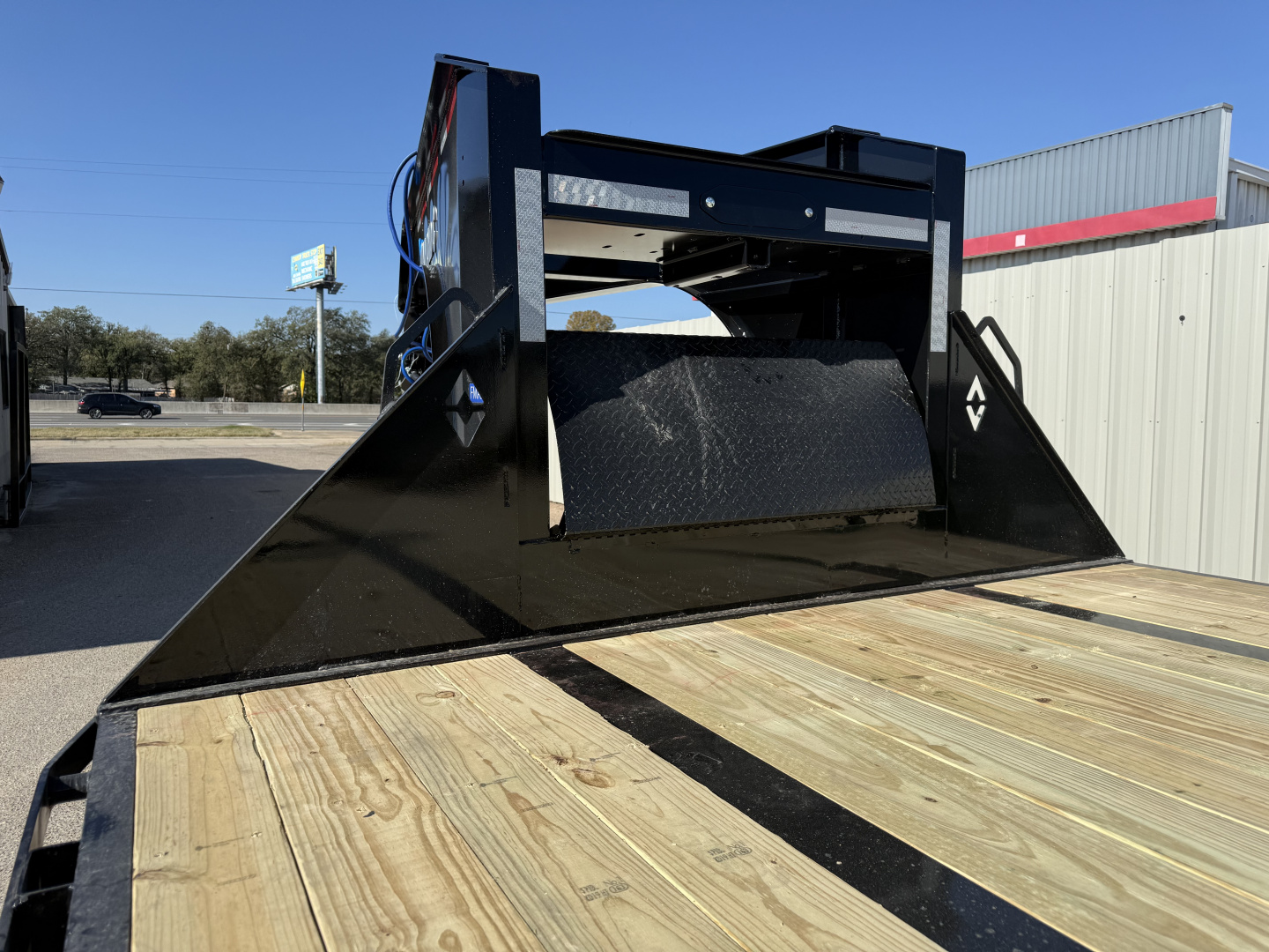 New 2026 Diamond C Trailers FMAX210 102X32 HYD Gooseneck Bodies