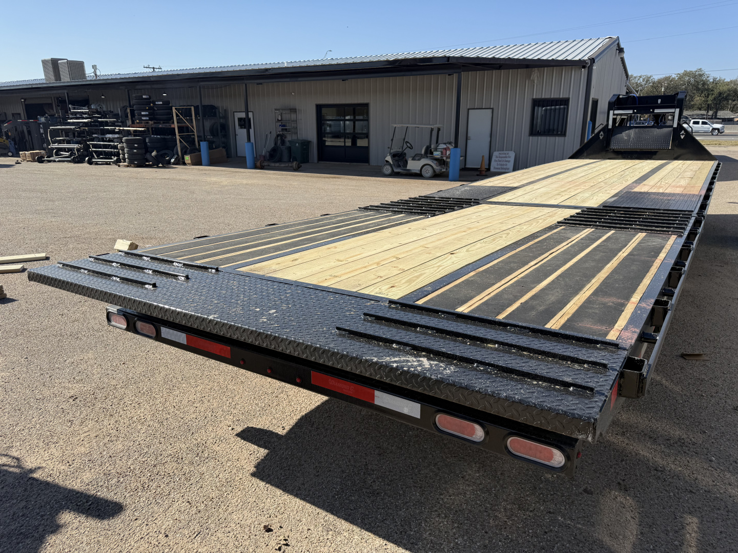 New 2026 Diamond C Trailers FMAX210 102X32 HYD Gooseneck Bodies