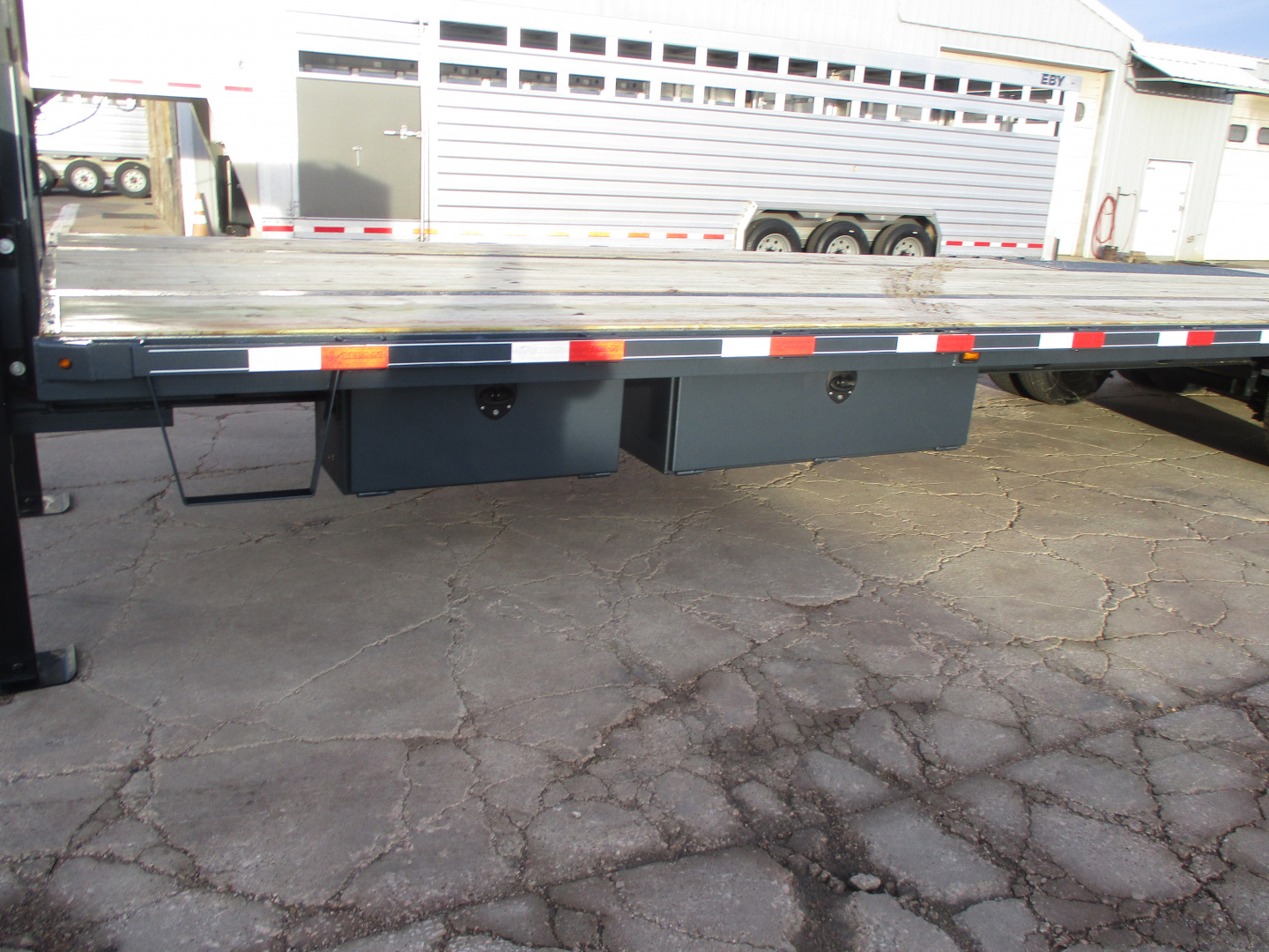 New 2026 Titan Trailer Flatbed Flatbed Trailer 8'6 X 33