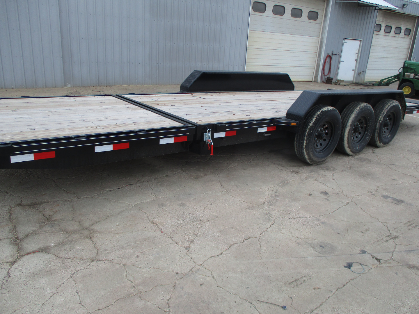 New 2025 Titan Trailer Flatbed Flatbed Trailer
