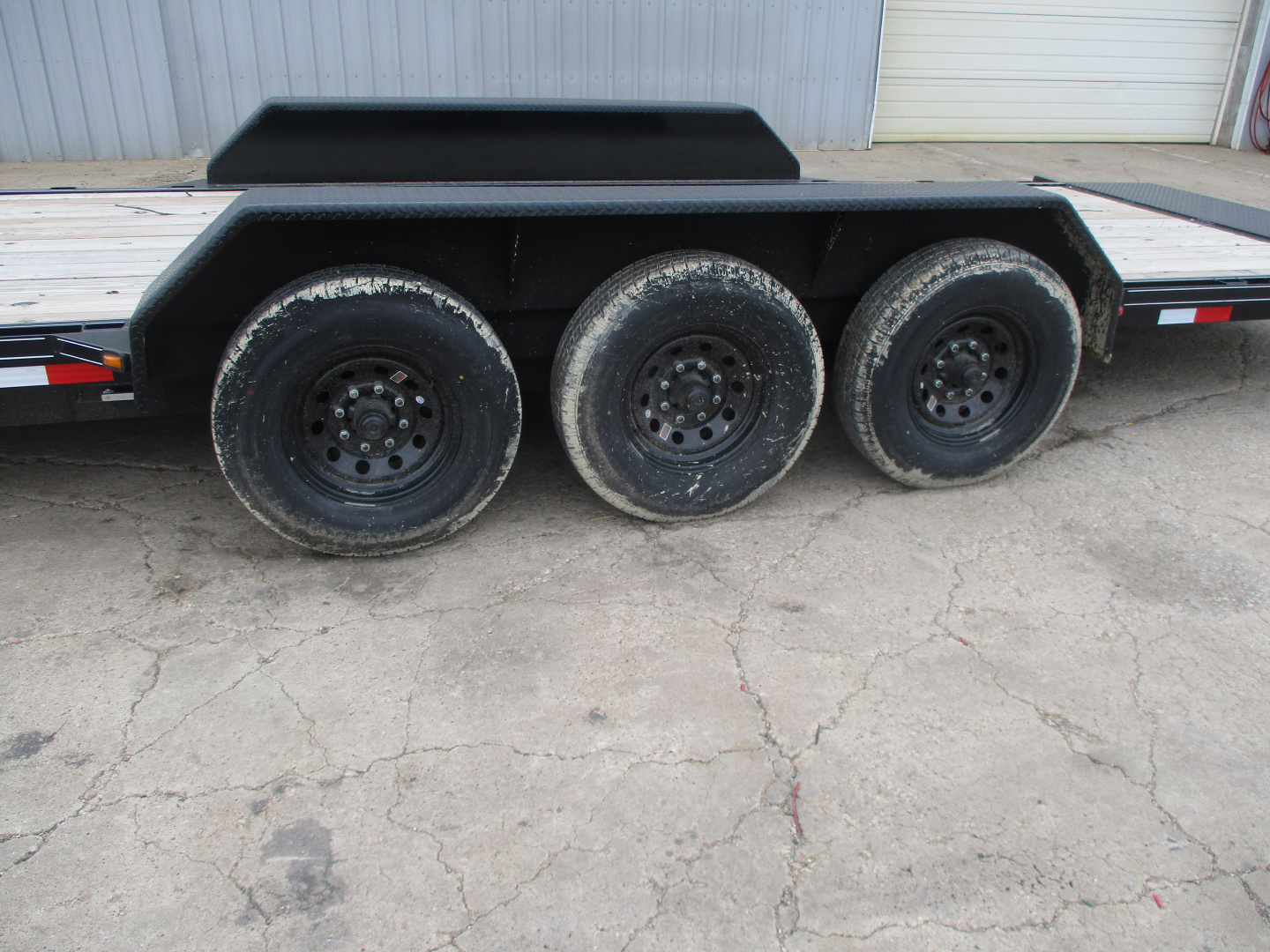 New 2025 Titan Trailer Flatbed Flatbed Trailer