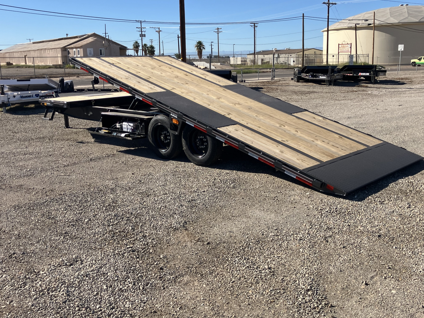 New 2026 Diamond C Trailers DET 207 24 X 102 Deckover Trailer