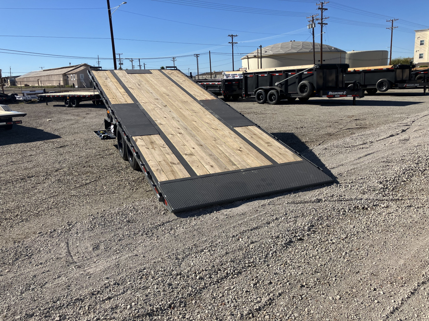 New 2026 Diamond C Trailers DET 207 24 X 102 Deckover Trailer