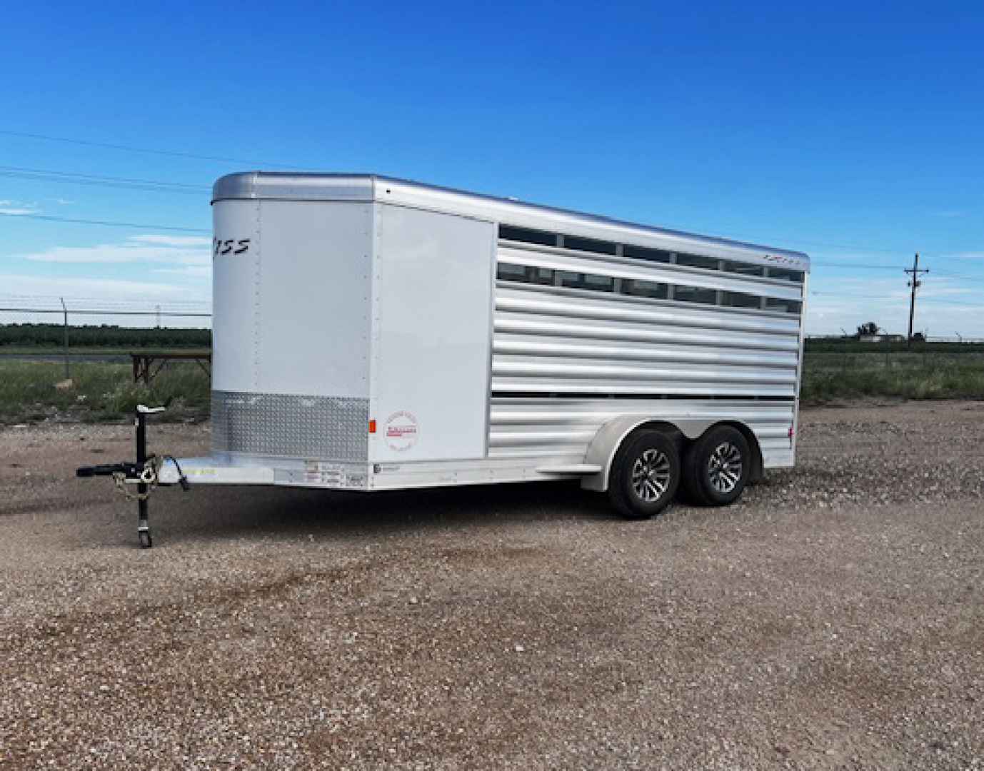 Used 2024 Exiss 6 Pen Bumper Pull Trailer
