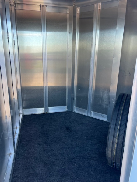 Used 2024 Exiss 6 Pen Bumper Pull Trailer