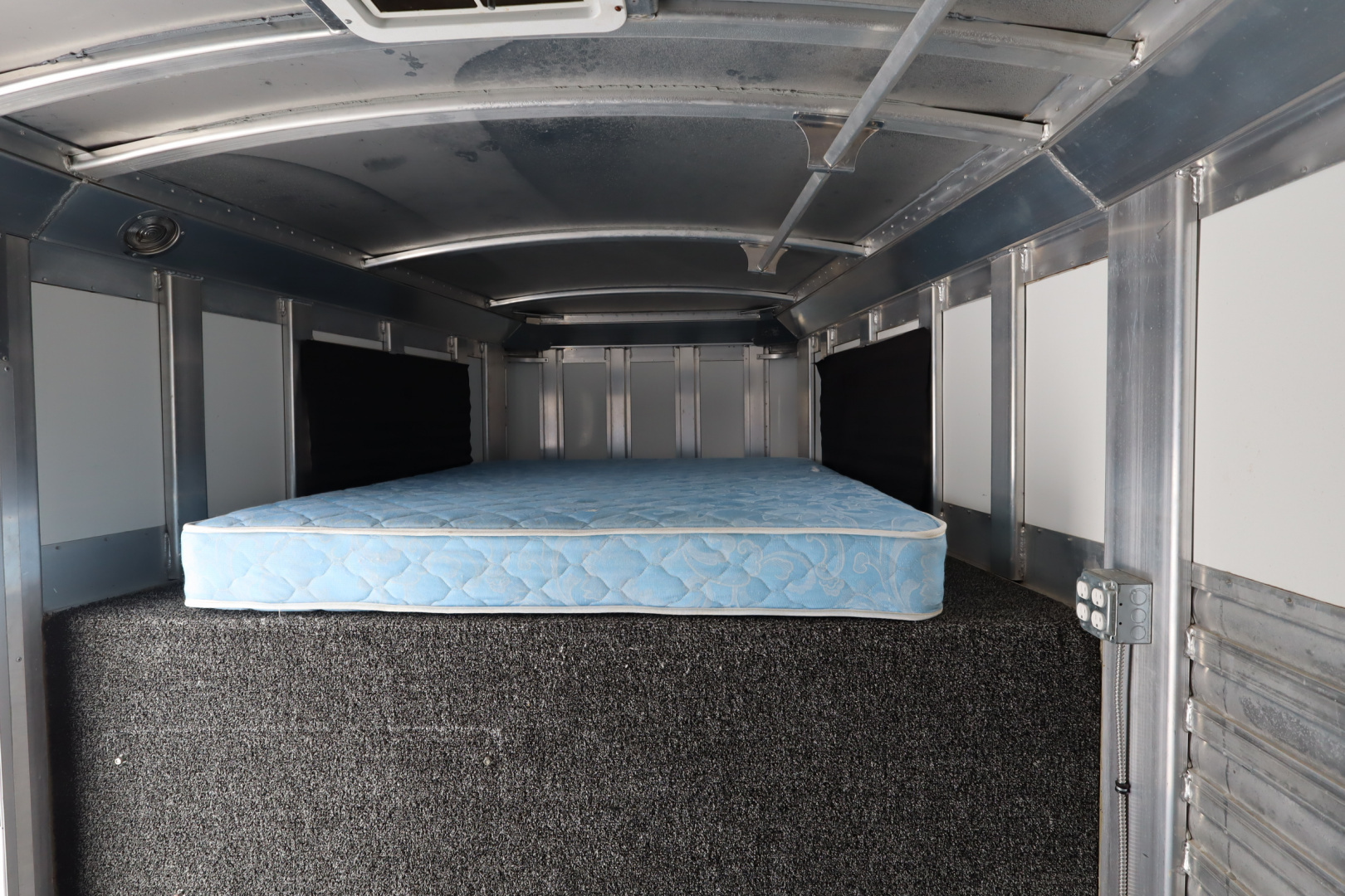 Used 2002 4-Star Trailers 2 Horse GN Trailer