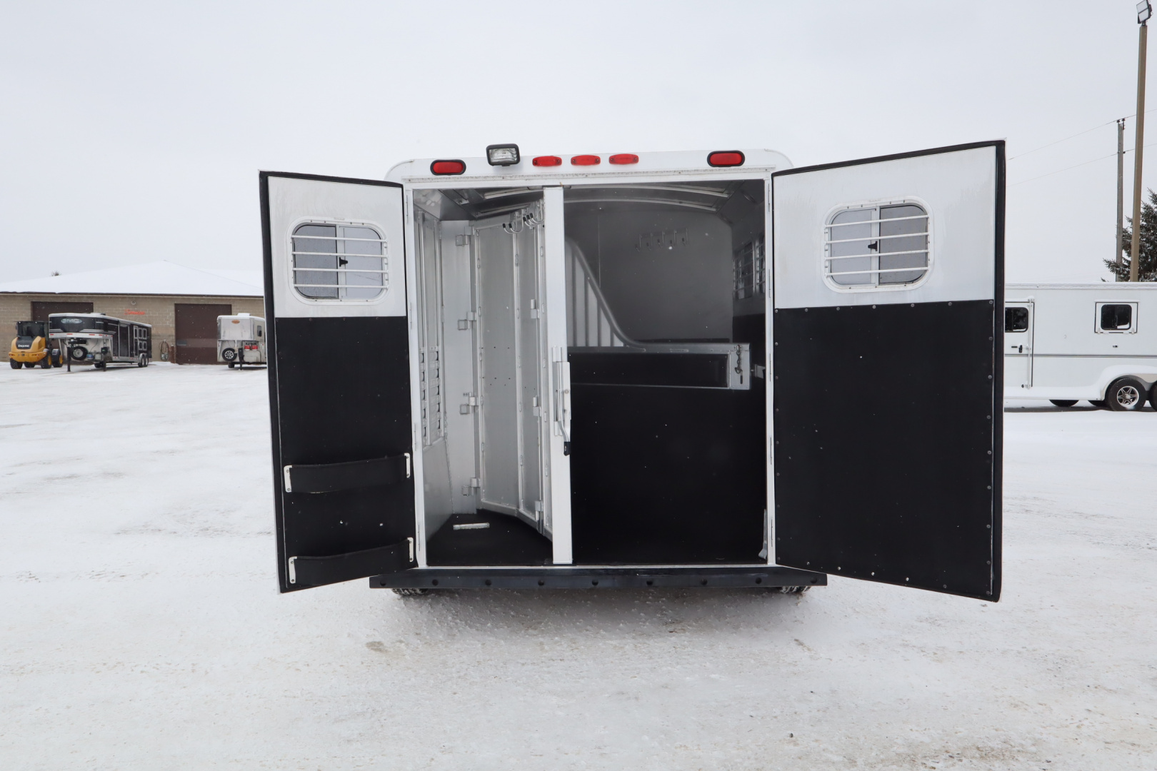 Used 2002 4-Star Trailers 2 Horse GN Trailer