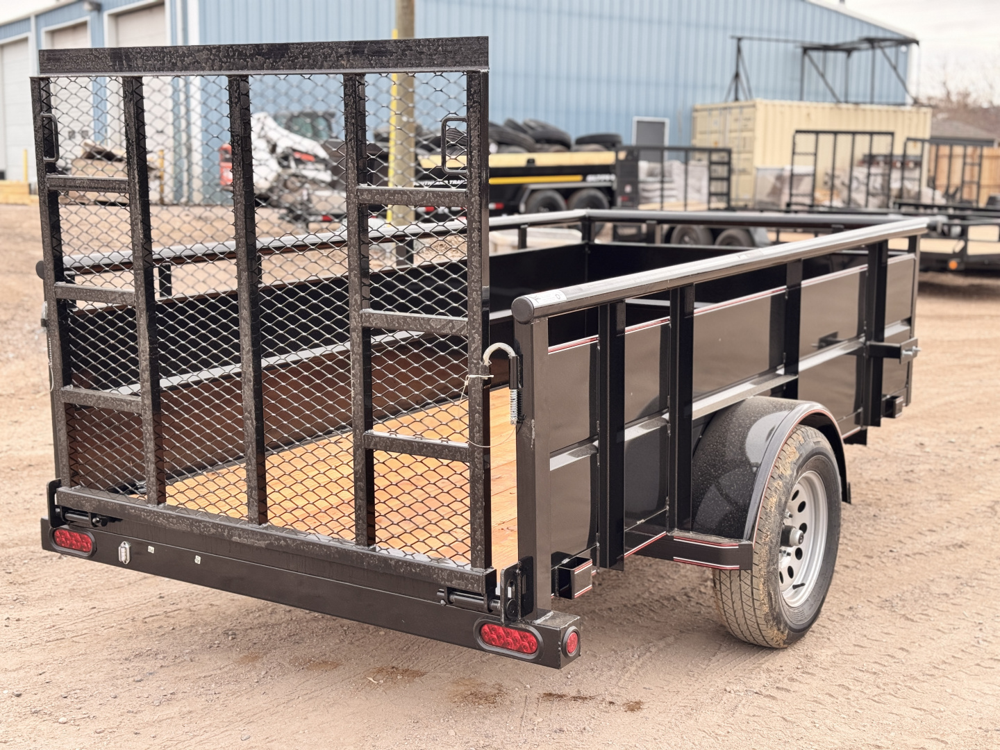 New 2026 Diamond T 5-10-2H Solid Side RampGate Utility 3K GVWR