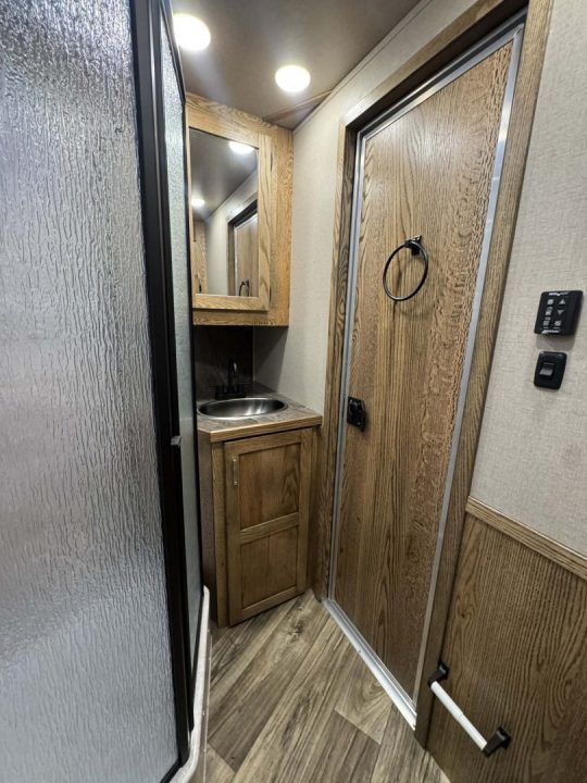 New 2026 Lakota CHL81413SR Stock Combo Horse Trailer