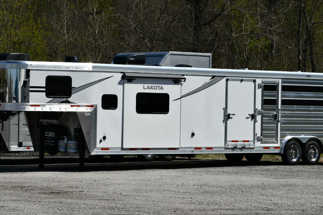 New 2026 Lakota CHL81413SR Stock Combo Horse Trailer