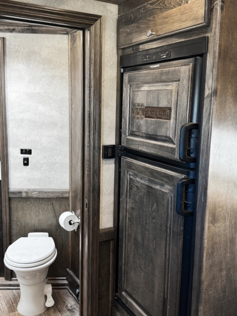 Used 2019 4-Star 3 Horse Living Quarters Horse Trailer