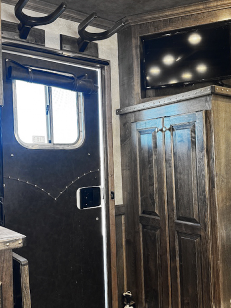 Used 2019 4-Star 3 Horse Living Quarters Horse Trailer