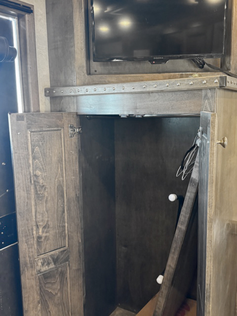 Used 2019 4-Star 3 Horse Living Quarters Horse Trailer