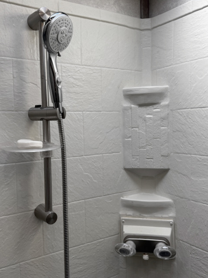 Used 2019 4-Star 3 Horse Living Quarters Horse Trailer