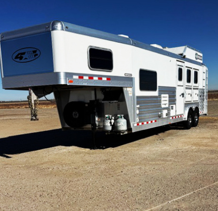 Used 2019 4-Star 3 Horse Living Quarters Horse Trailer