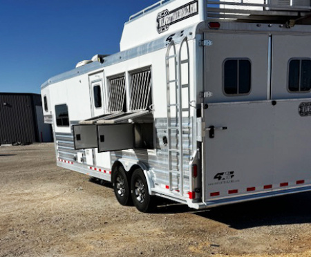 Used 2019 4-Star 3 Horse Living Quarters Horse Trailer