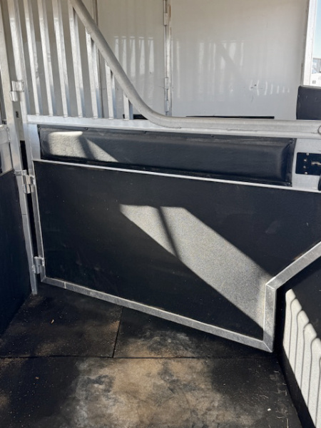 Used 2019 4-Star 3 Horse Living Quarters Horse Trailer