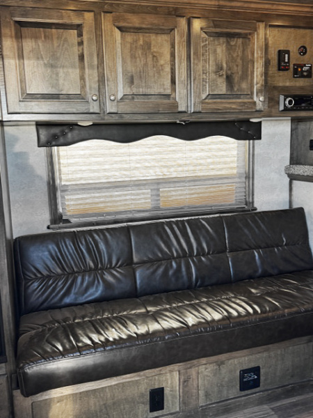 Used 2019 4-Star 3 Horse Living Quarters Horse Trailer