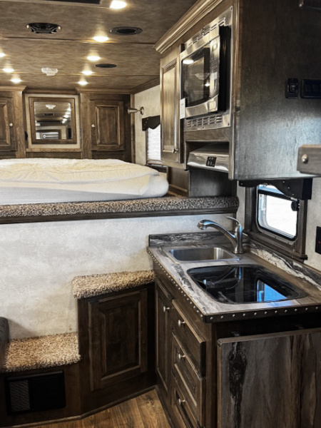Used 2019 4-Star 3 Horse Living Quarters Horse Trailer