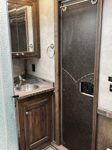 Used 2019 4-Star 3 Horse Living Quarters Horse Trailer