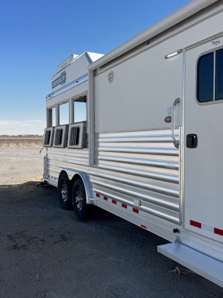 Used 2019 4-Star 3 Horse Living Quarters Horse Trailer