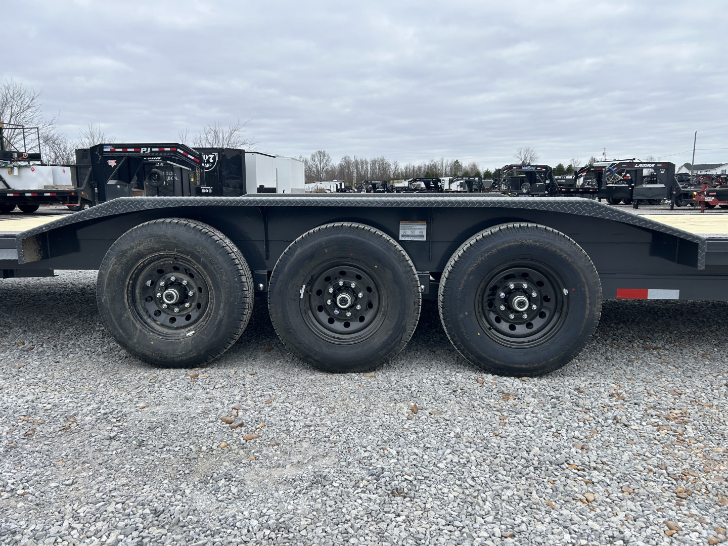New 2026 Lamar Gooseneck Trailer | 102" x 40' 21K GVWR