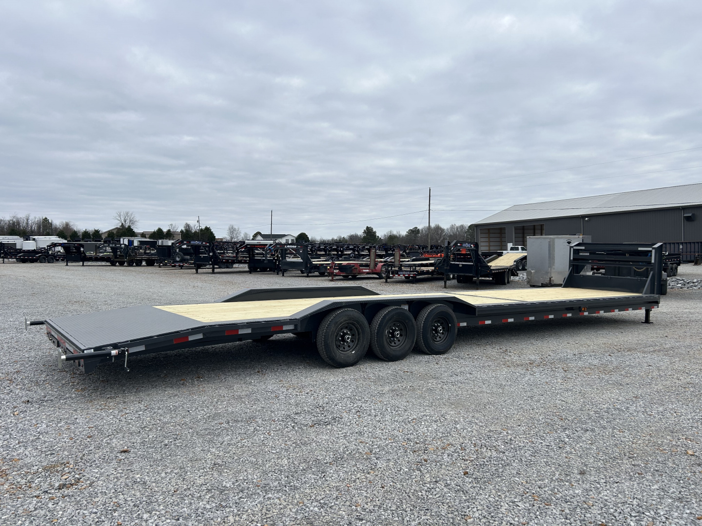 New 2026 Lamar Gooseneck Trailer | 102" x 40' 21K GVWR
