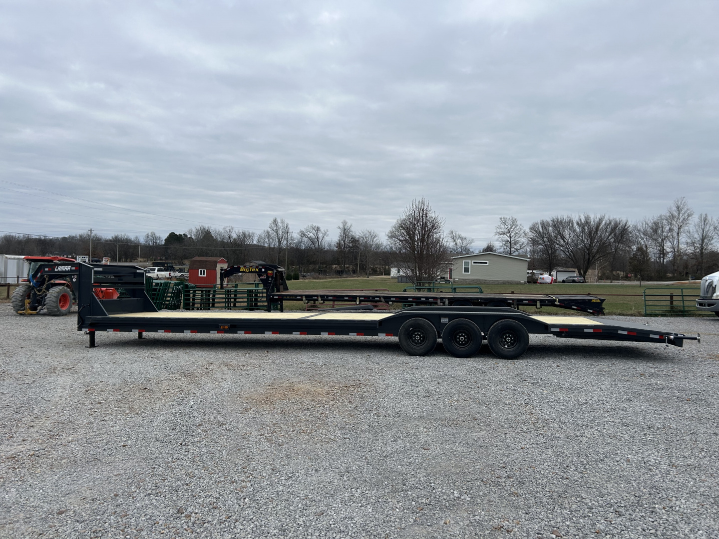 New 2026 Lamar Gooseneck Trailer | 102" x 40' 21K GVWR