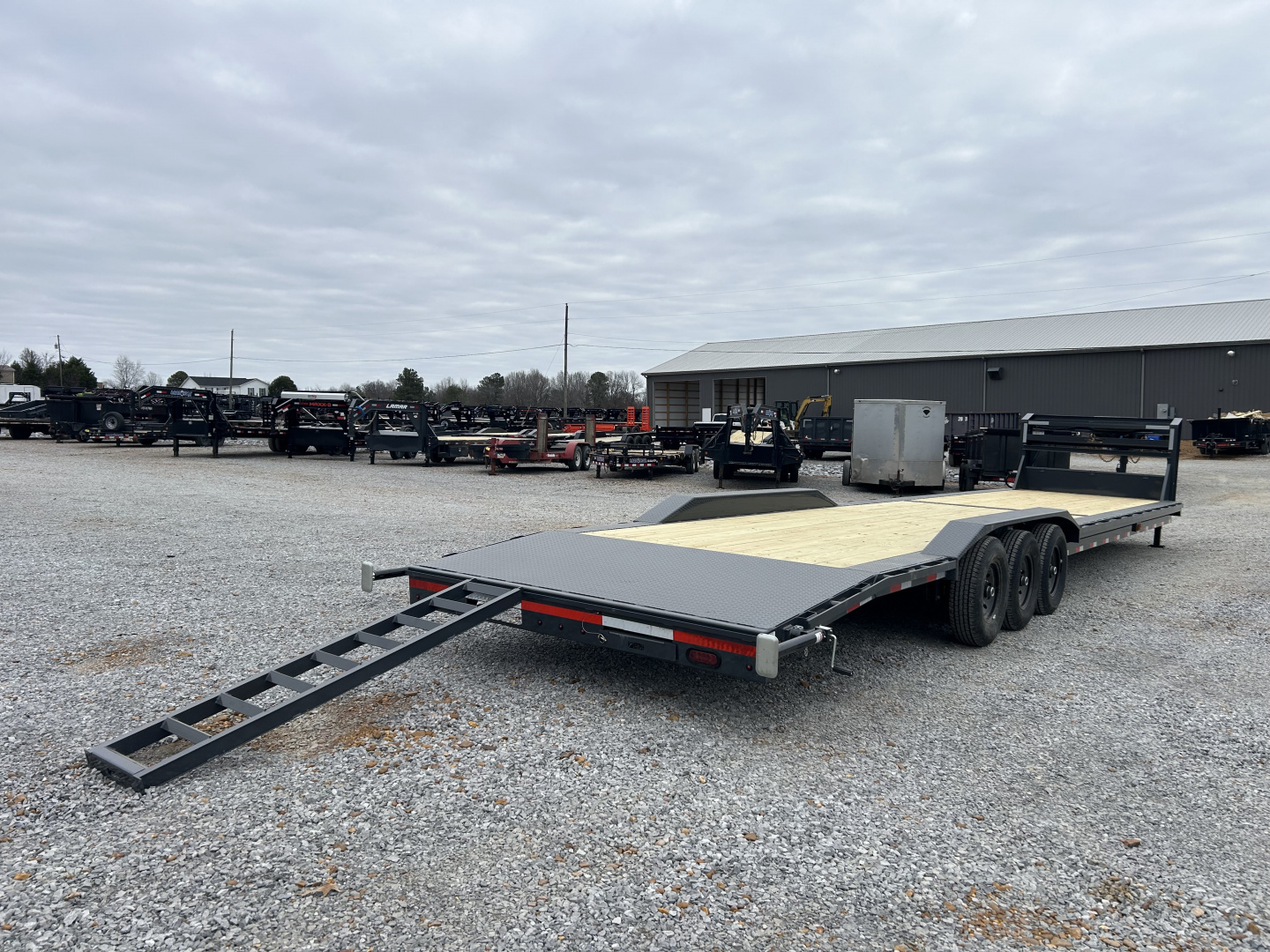 New 2026 Lamar Gooseneck Trailer | 102" x 40' 21K GVWR
