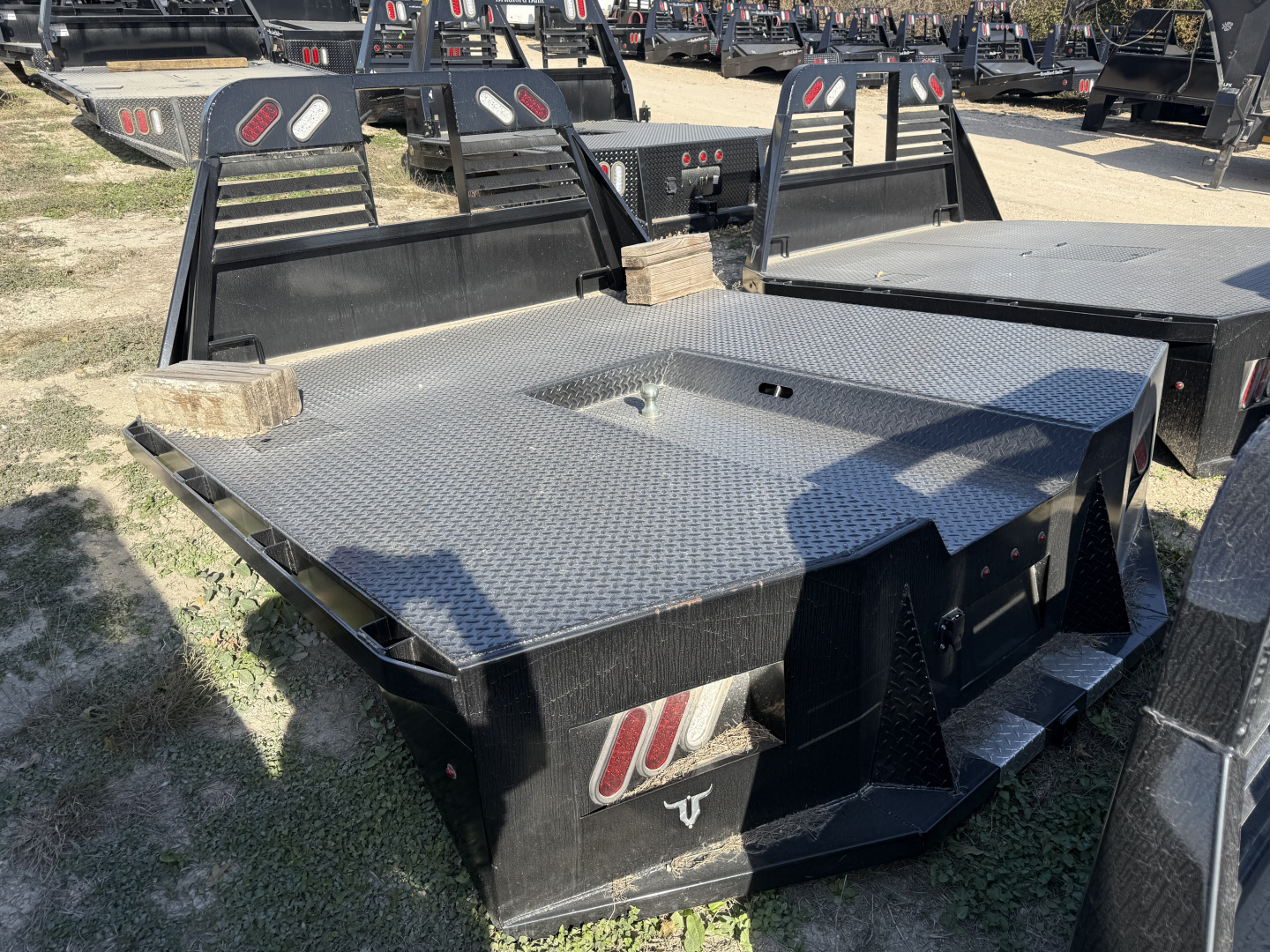 New 2025 Neckover PLATFORM DUALLY Truck Bed