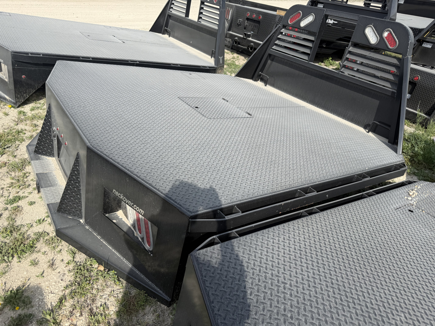 New 2025 Neckover PLATFORM DUALLY Truck Bed