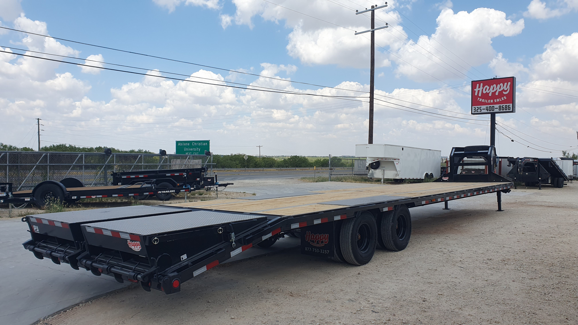 New 2026 PJ 102"x40' GN Low-Pro Flatbed w/ Duals - LD