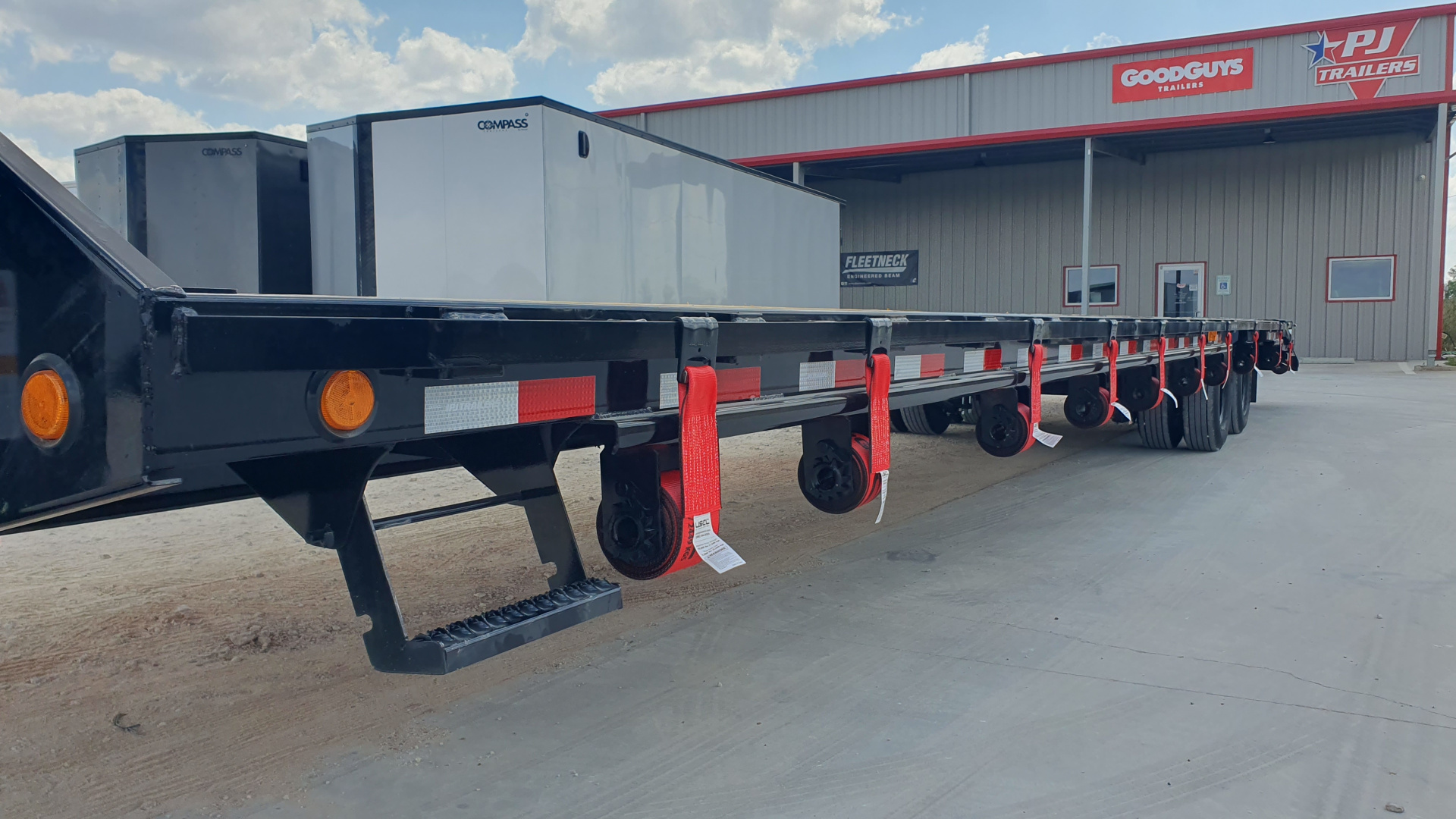 New 2026 PJ 102"x40' GN Low-Pro Flatbed w/ Duals - LD