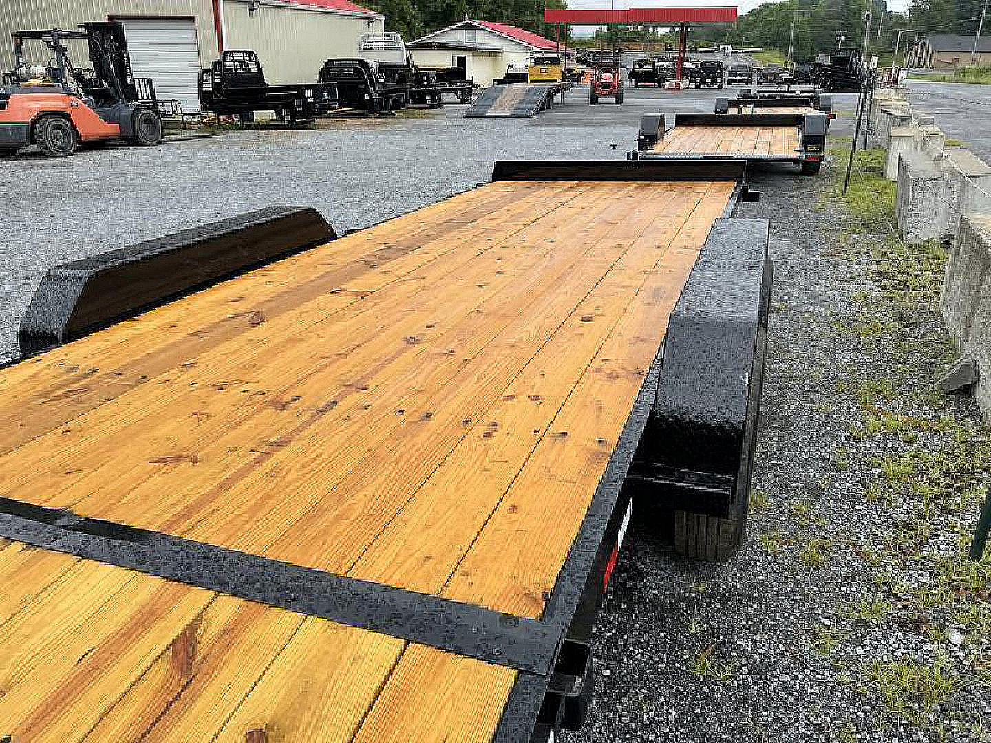 New 2025 Big Tex Trailers 14EB 17ft Deck with 3ft Dovetail, Stand Up Ramps