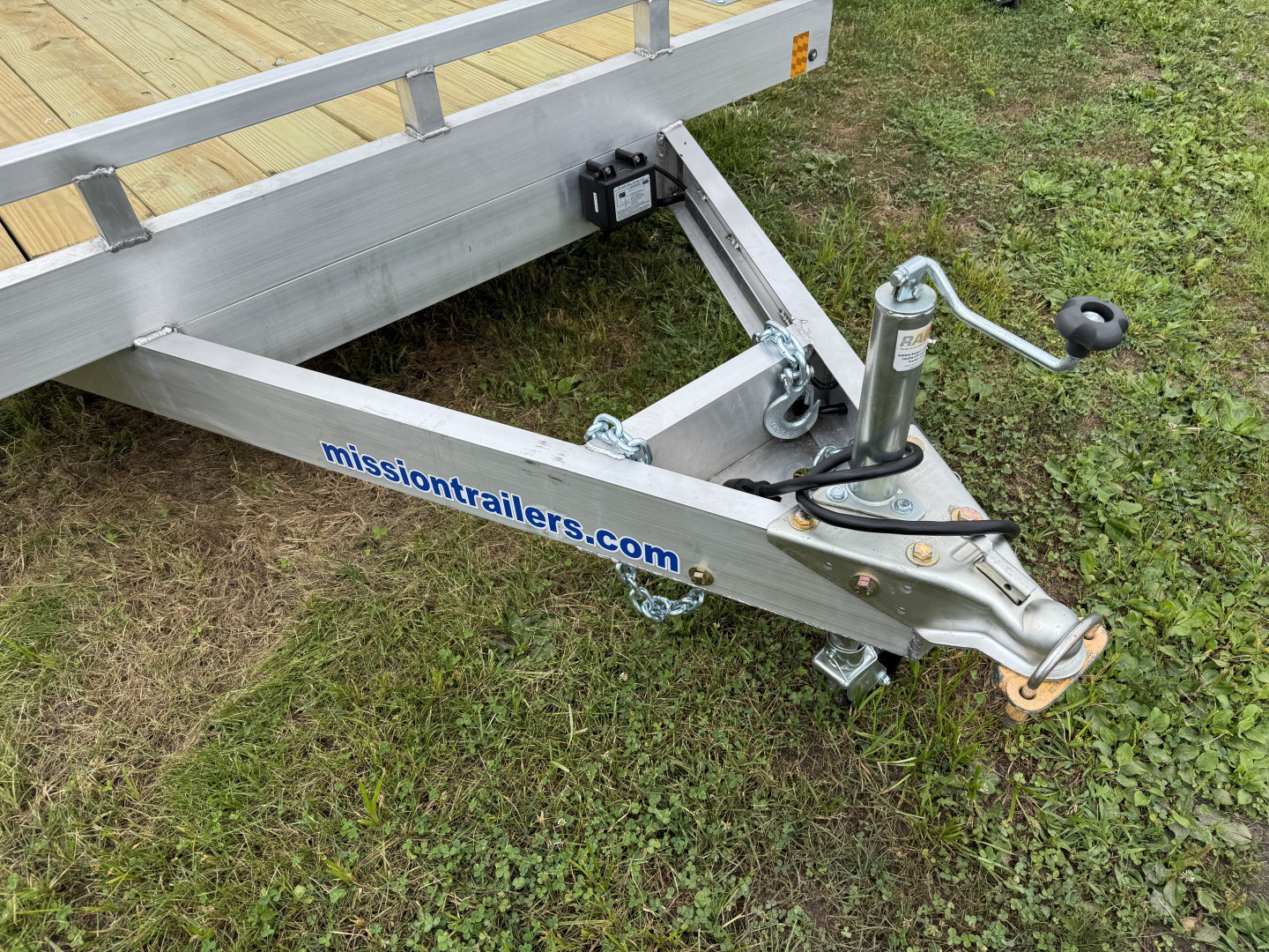 New 2026 Mission MOCH8X18W 10K 18 Foot Wood Deck Car Hauler 10000 LB GVW