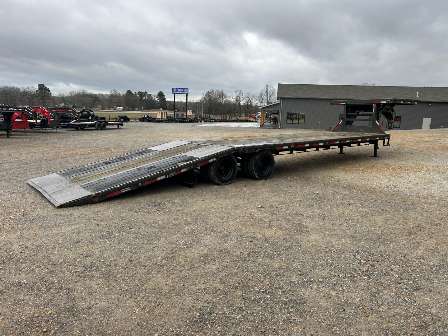Used 2022 MAXXD 36' x 102" 30k Hyd Dove Gooseneck Trailer