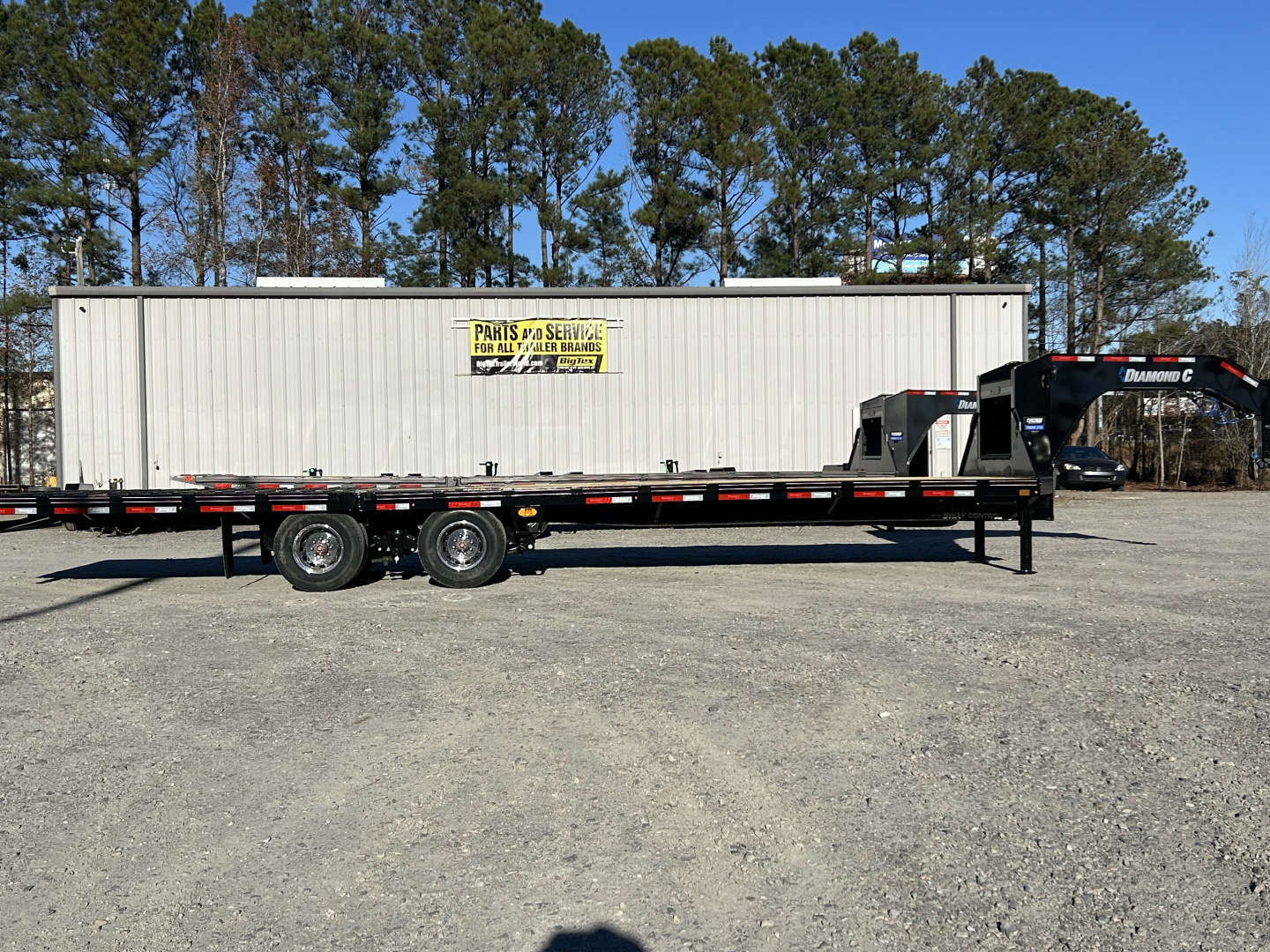New 2026 Diamond C FMAX210 GOOSENECK TRAILER PACESETTER EDITION LOADES HYDRTO DOVE & JACKS DISC BRAKES ALUMINUM OUTER RIMS