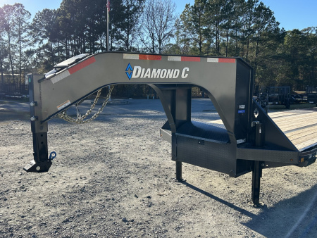 New 2026 Diamond C FMAX212 GOOSENECK TRAILER HYDRO DOVE & JACKS 17.5 ALUMINUM OUTER RIMS