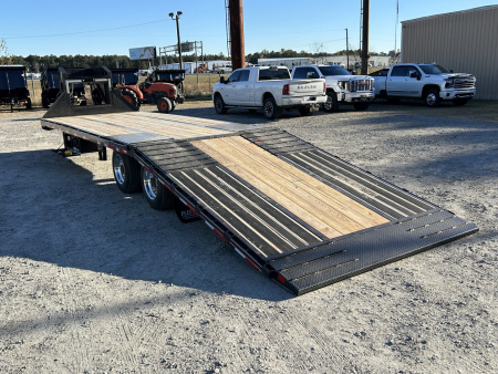 New 2026 Diamond C FMAX212 GOOSENECK TRAILER HYDRO DOVE & JACKS 17.5 ALUMINUM OUTER RIMS WIRELESS REMOTE