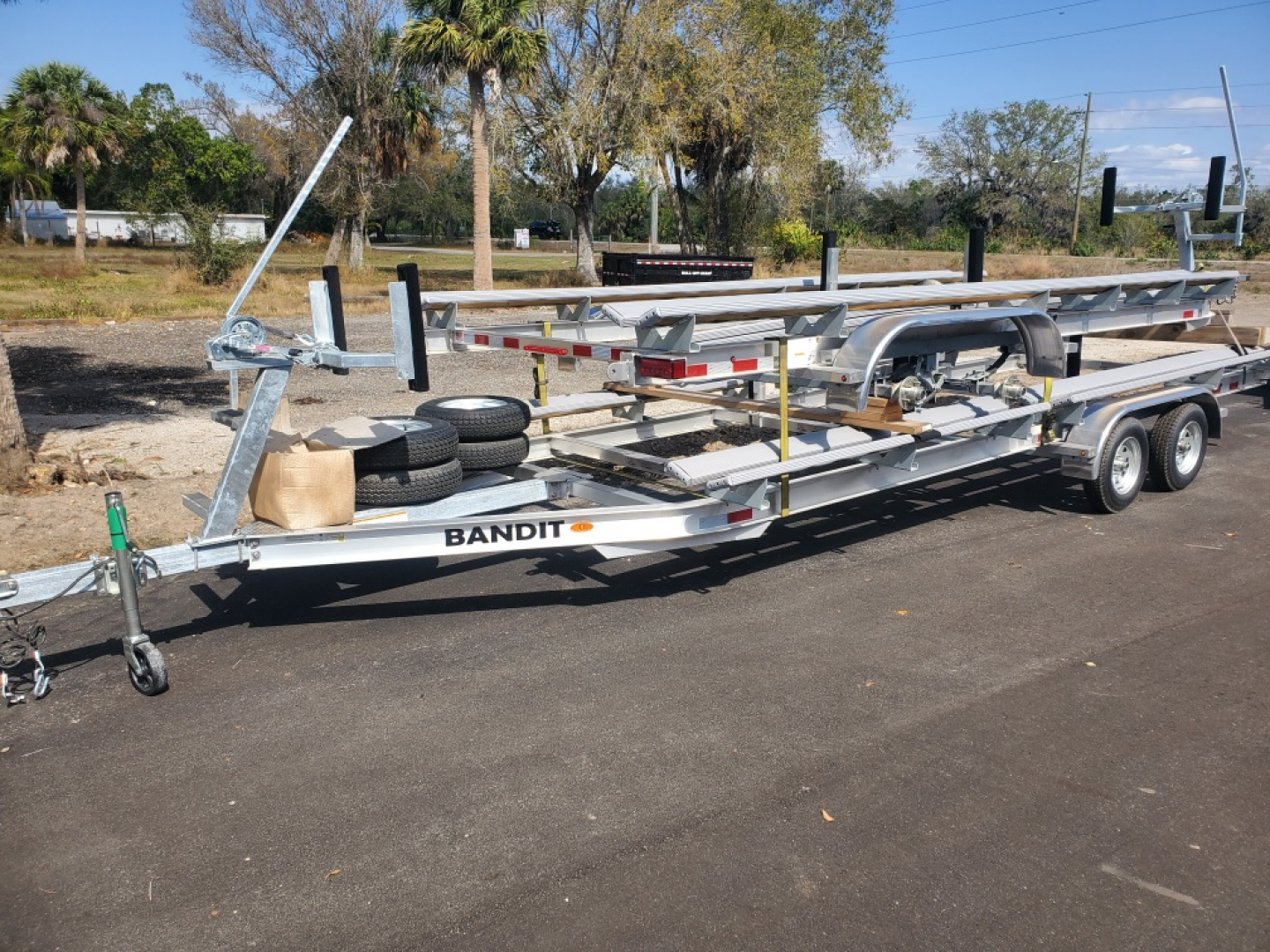 New 2026 BANDIT 20-22FT ALUMINUM PONTOON/TRITOON BOAT TRAILER WITH GUIDE POLES, ADJUSTABLE BUNKS