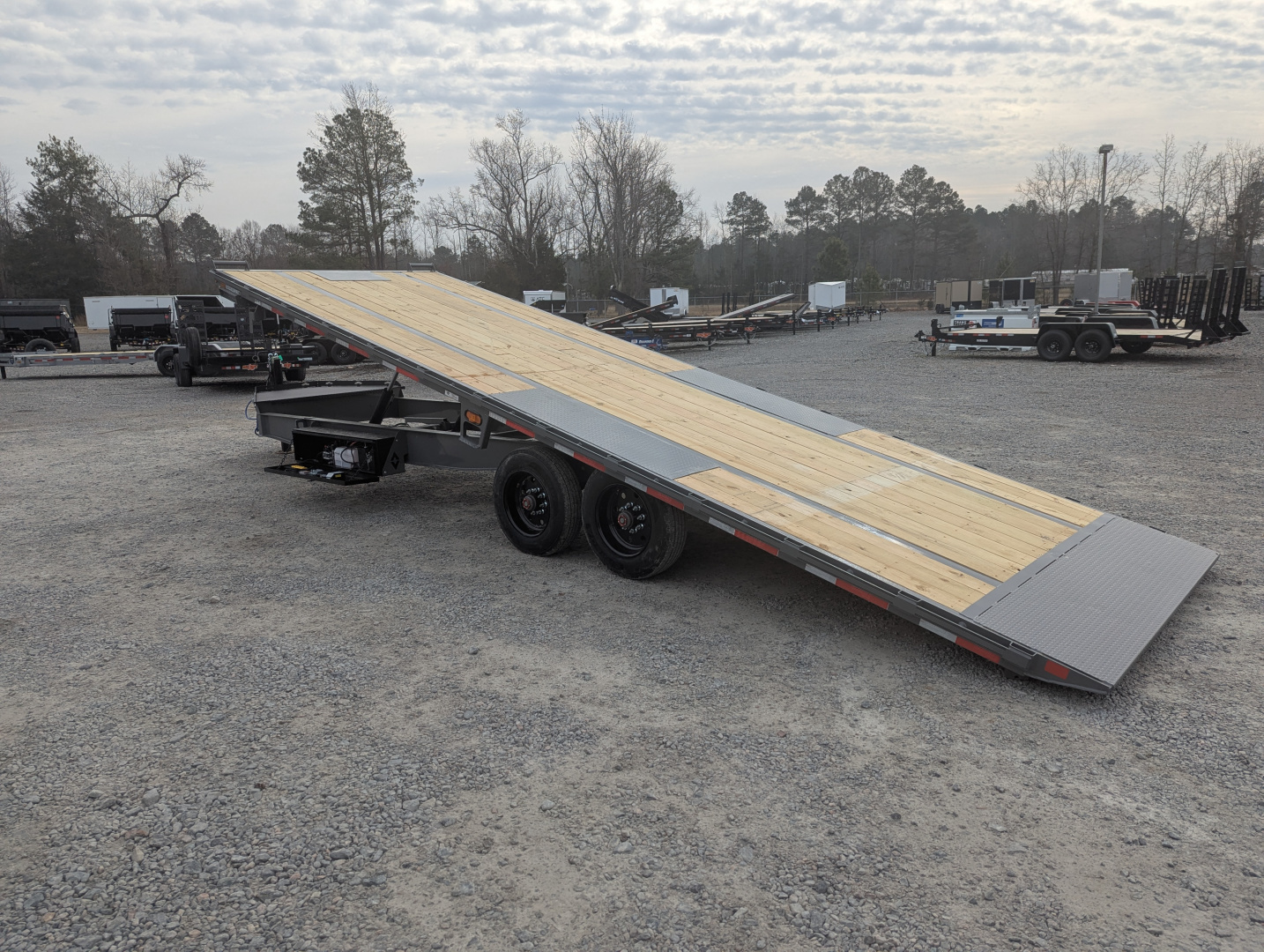 New 2026 Diamond C Trailers 26' Diamond C DET Deckover Tilt Trailer