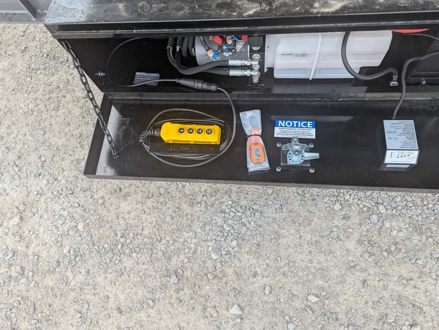 New 2026 Diamond C Trailers 26' Diamond C DET Deckover Tilt Trailer