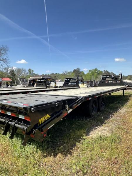 New 2025 Big Tex Trailers 16GN-30D5A Gooseneck Trailer