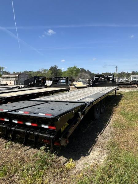 New 14GN-30 (25+5) Big Tex Gooseneck Trailer