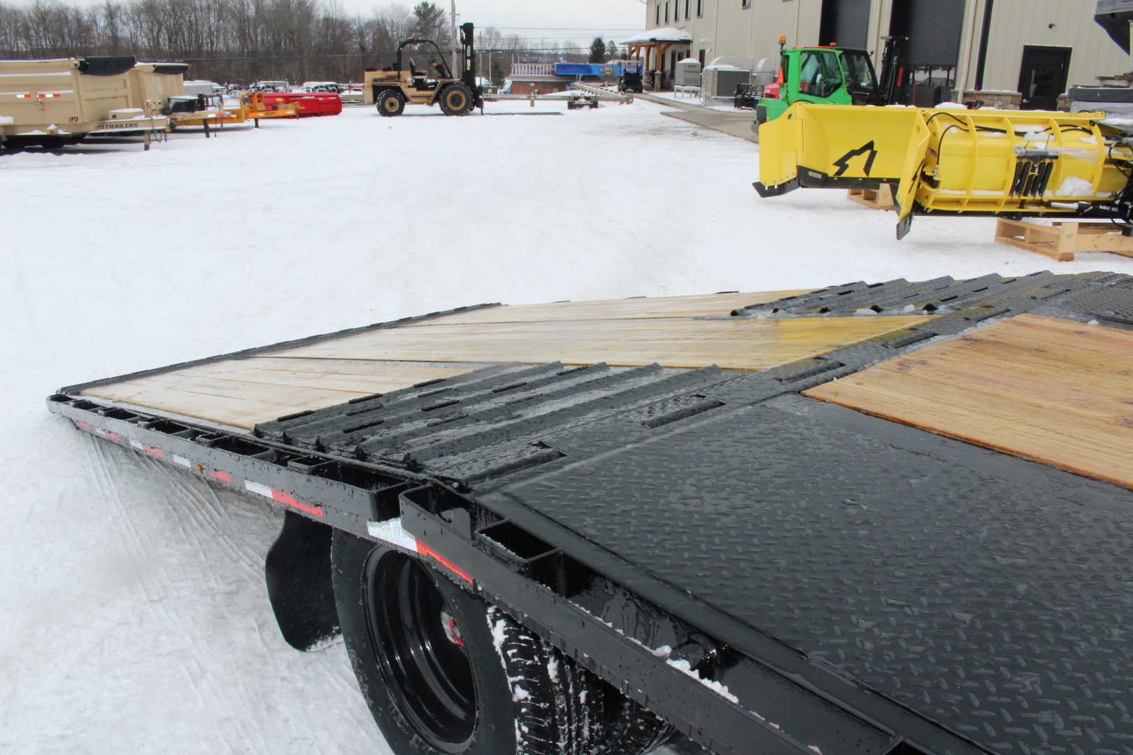 New 2026 Moritz FDGH Hydraulic Tail 30' GOOSENECK Deckover Flatbed Trailer- 25900# GVW