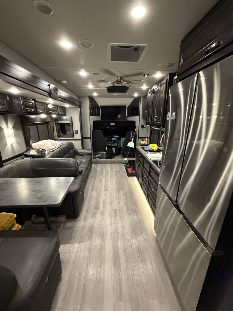 Used 2022 ShowHauler Bunk Model Class C