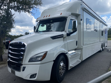 Used 2022 ShowHauler Bunk Model Class C